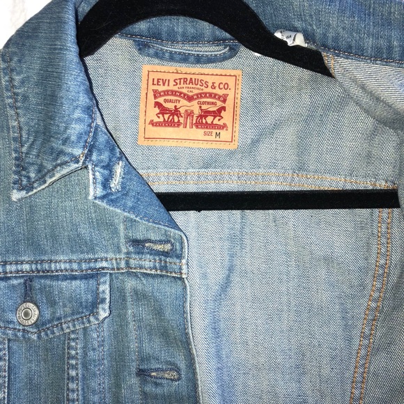 Levi’s denim jacket. - Picture 2 of 4